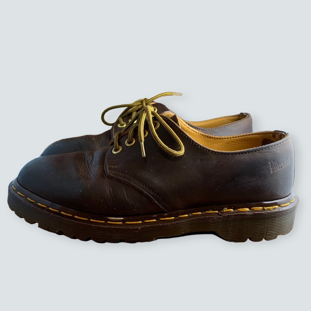 Mens Dr. Martens Brown 4 hole low tops Size 7 in EUC